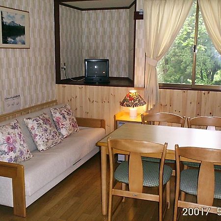 Country Inn Canadian House Myoko Bagian luar foto