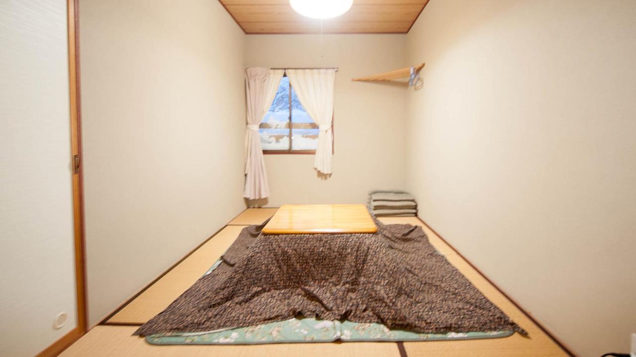 Country Inn Canadian House Myoko Bagian luar foto