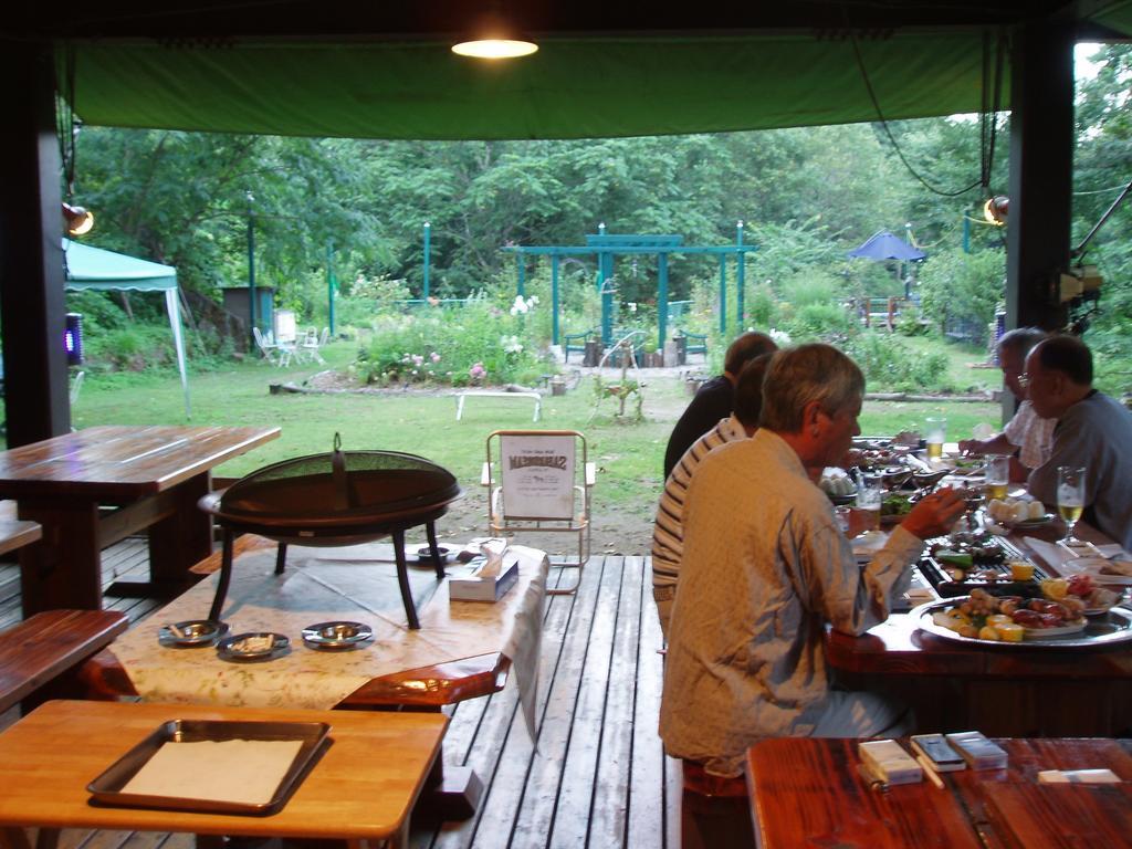 Country Inn Canadian House Myoko Bagian luar foto