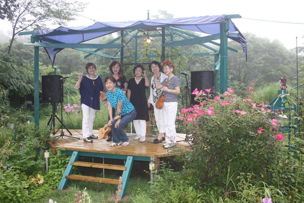 Country Inn Canadian House Myoko Bagian luar foto