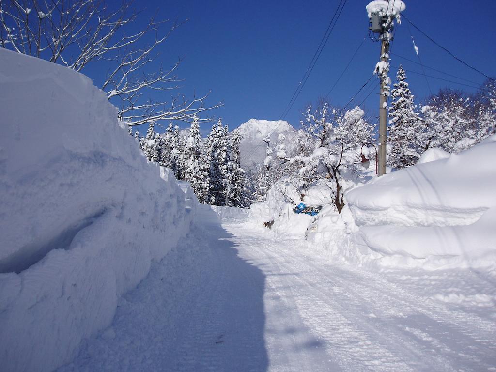 Country Inn Canadian House Myoko Bagian luar foto
