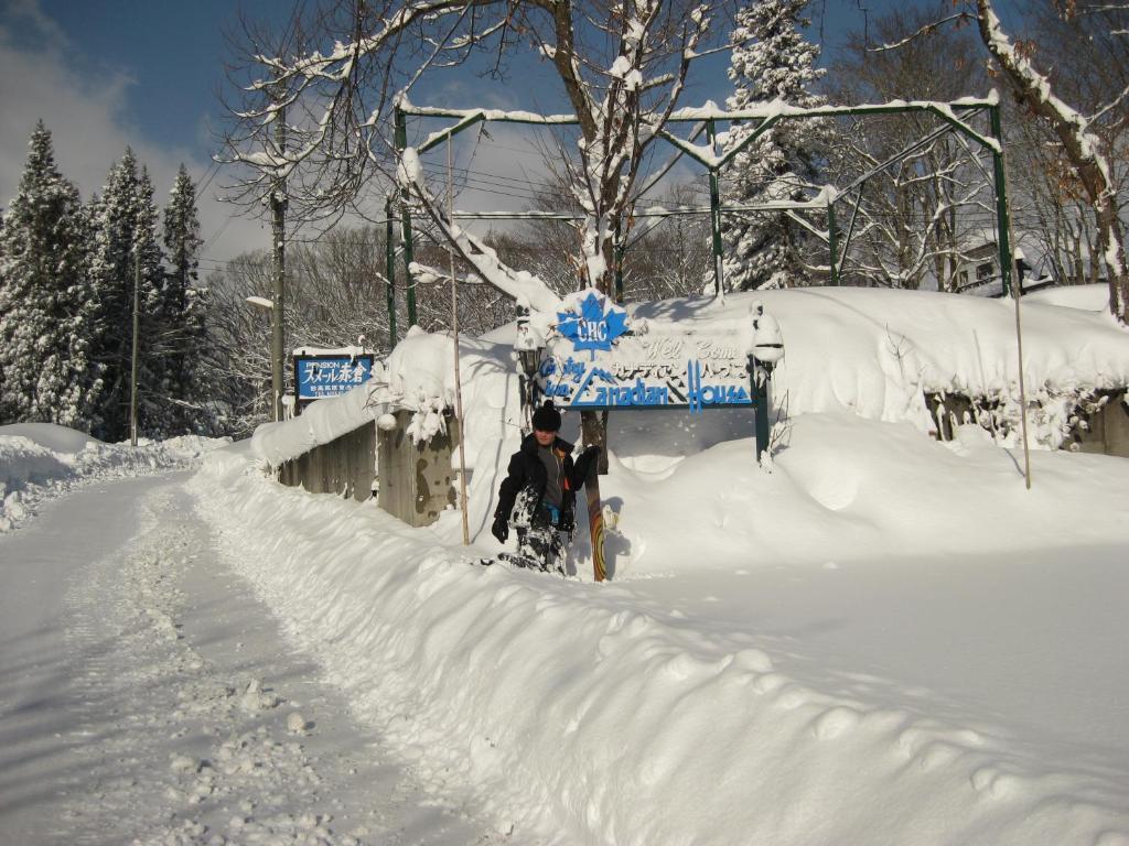 Country Inn Canadian House Myoko Bagian luar foto